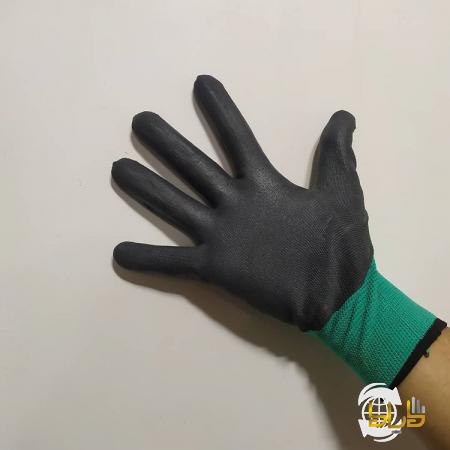 بررسی مقاومت انواع دستکش های ضد برش